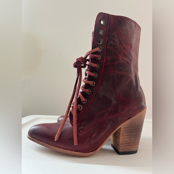 Freebird by Steven Shoes - Freebird By Steven Rebel Size 7 Wine Lace Up Boots with Victorian Charm